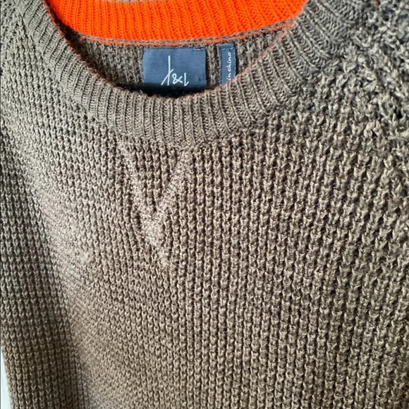 Sweater - Picture 2 of 3